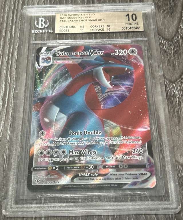 Salamence VMAX