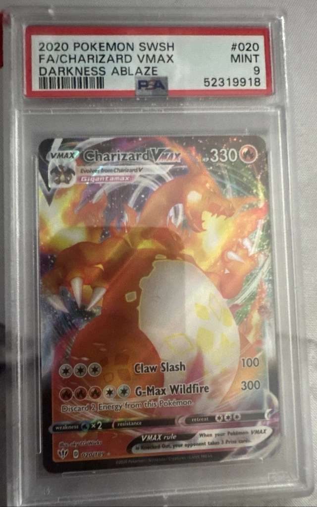 Charizard VMAX