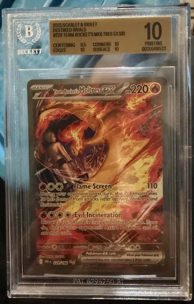 ROCKET'S MOLTRES ex