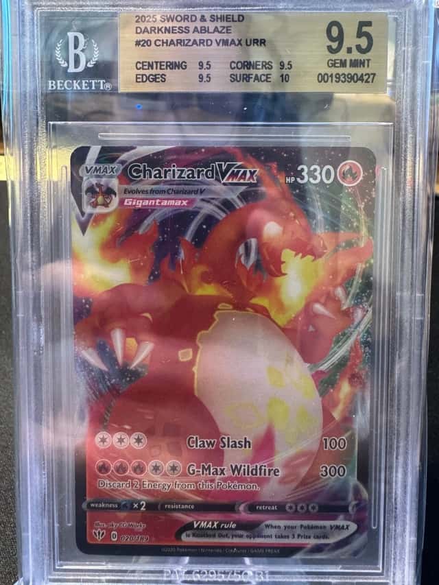 Charizard VMAX