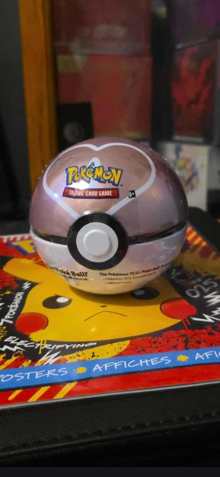 Evolving Skies Love Ball Tin tin