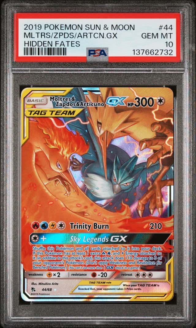 2019 POKEMON SUN & MOON HIDDEN FATES #44 MOLTRES & ZAPDOS & ARTICUNO GX PSA 10