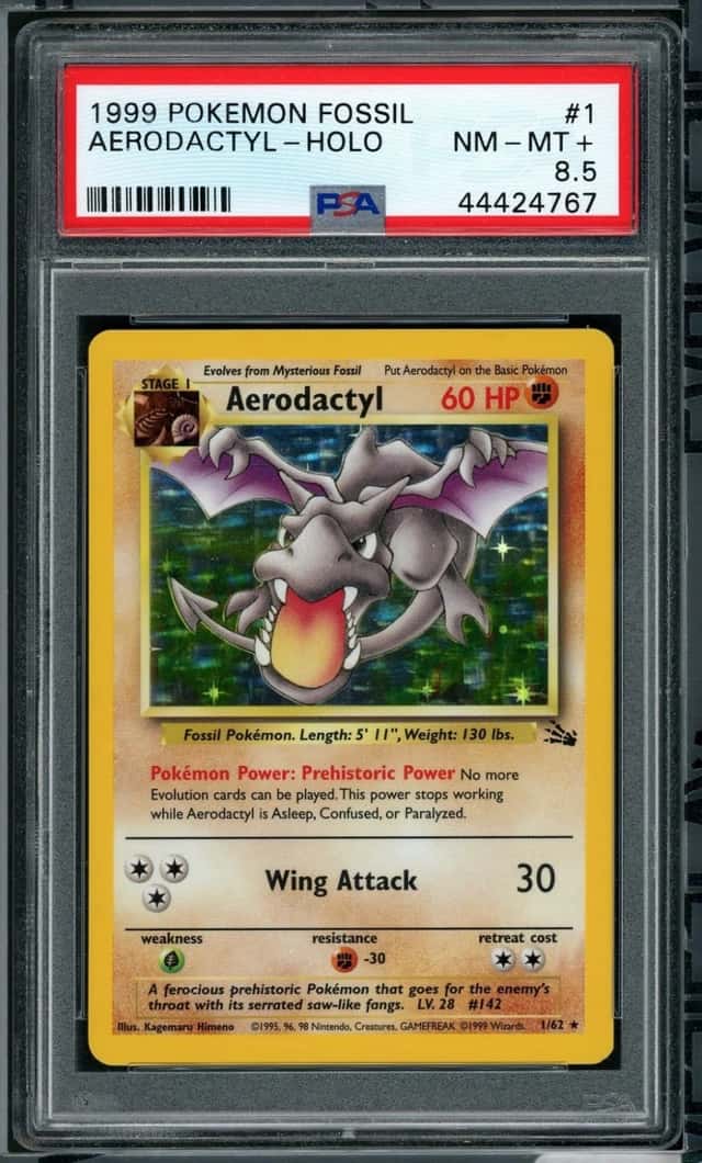 POKEMON AERODACTYL 1999 FOSSIL #1 HOLO PSA 8.5