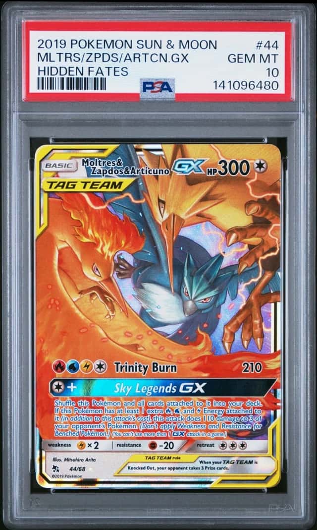 2019 POKEMON SUN & MOON HIDDEN FATES #44 MOLTRES & ZAPDOS & ARTICUNO GX PSA 10