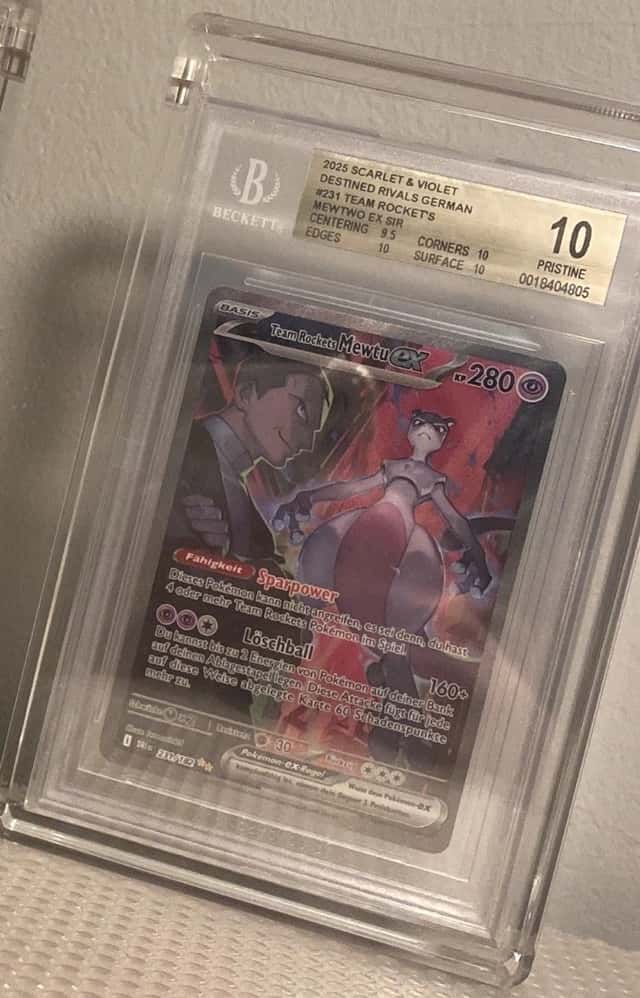 Team Rocket's Mewtwo EX SIR