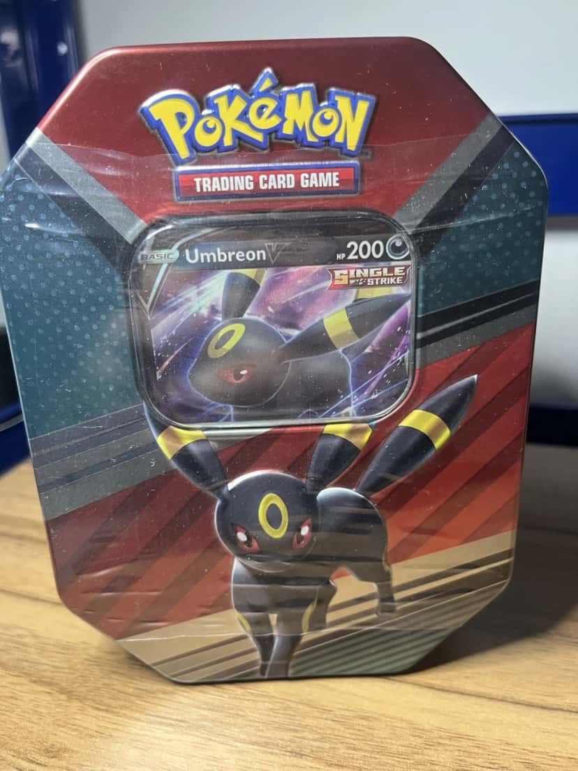 V Heroes Tin [Umbreon Art]