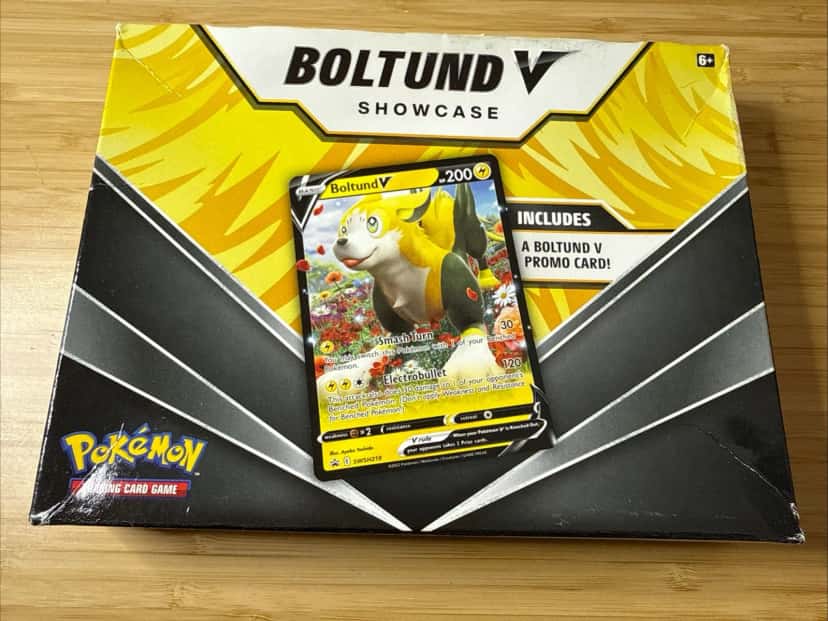Evolving Skies Boltund V Showcase