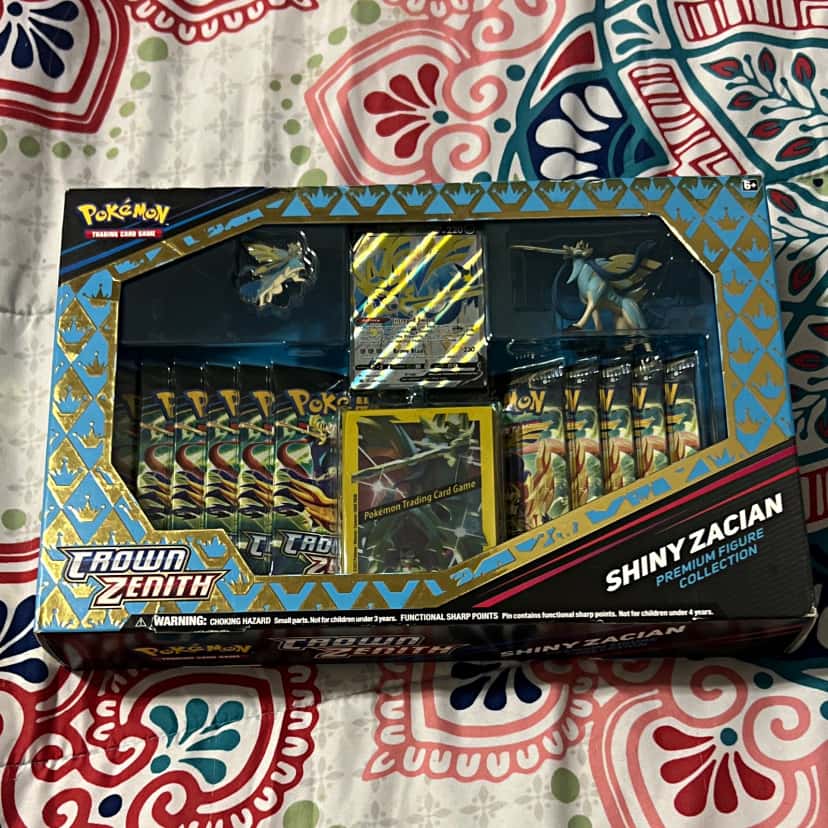 Shiny Zacian Premium Figure Collection