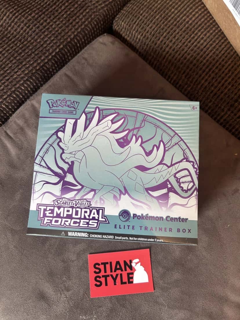 Walking Wake Pokemon Center Elite Trainer Box [pokemon_center]