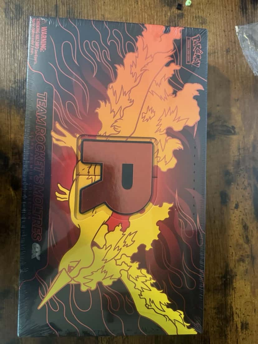 Team Rocket S Moltres Ex Ultra Premium Collection