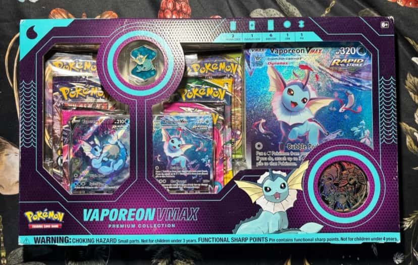 Vaporeon Vmax Premium Collection