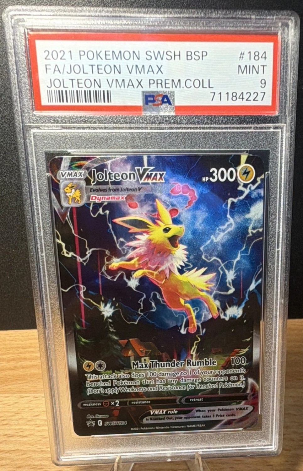 Jolteon VMAX